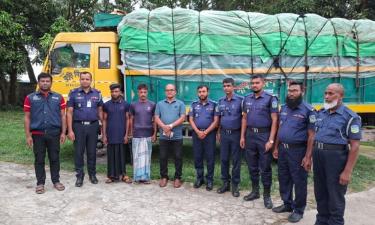 নেত্রকোনার মদনে পাচারকালে ২০ টন সরকারি চাল জব্দ, গ্রেপ্তার ২