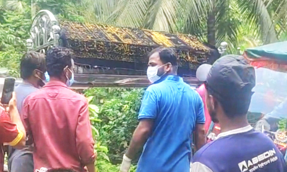 দাফনের ১৬ মাস পর কবর থেকে মরদেহ উত্তোলন, এলাকায় চাঞ্চল্য