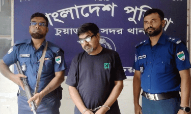 জামিনে মুক্তির পর জেলগেট থেকে ফের গ্রেপ্তার আ. লীগ নেতা
