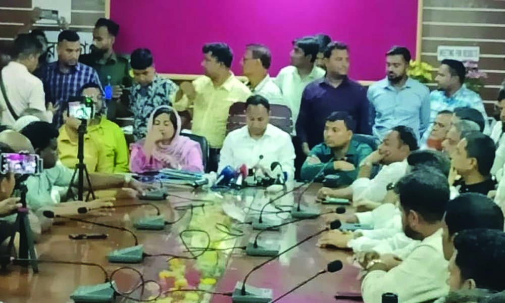 কেরানীগঞ্জে পশুর হাট ইজারায় বড় দরপতন