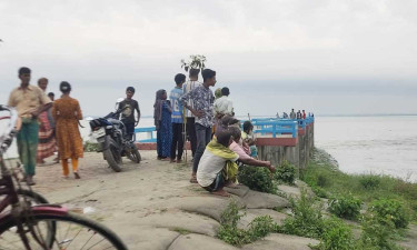 ঝড়ে যমুনায় নৌকাডুবি, নিখোঁজ ১
