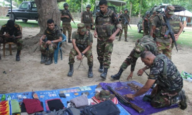খাগড়াছড়িতে ২ গ্রুপের গোলাগুলি, সেনা অভিযানে অস্ত্র ও গোলাবারুদ উদ্ধার