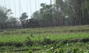 সীমান্তে ভারতীয় চোরাকারবারিদের লক্ষ্য করে বিজিবির গুলি