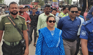 ইউএনও রাস্তায় নামতেই যানজটমুক্ত