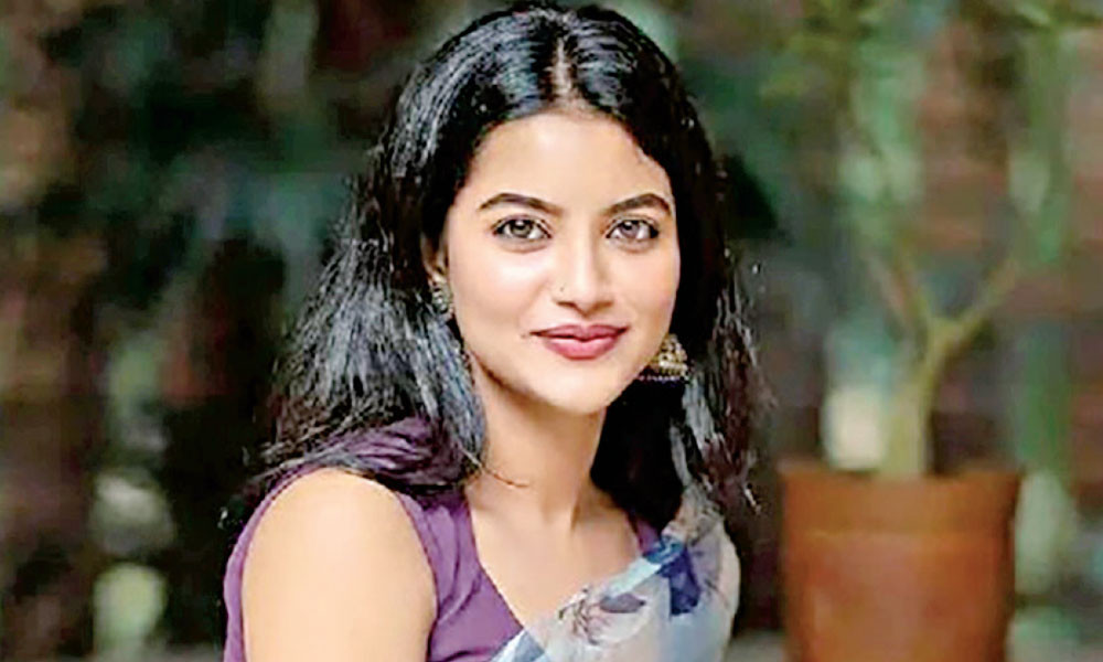 অভিনয়ে-গানে-আড্ডায় সবখানে তুষি
