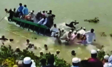 টাঙ্গাইলে ঈদের নামাজ শেষে ফেরার পথে নৌকাডুবি