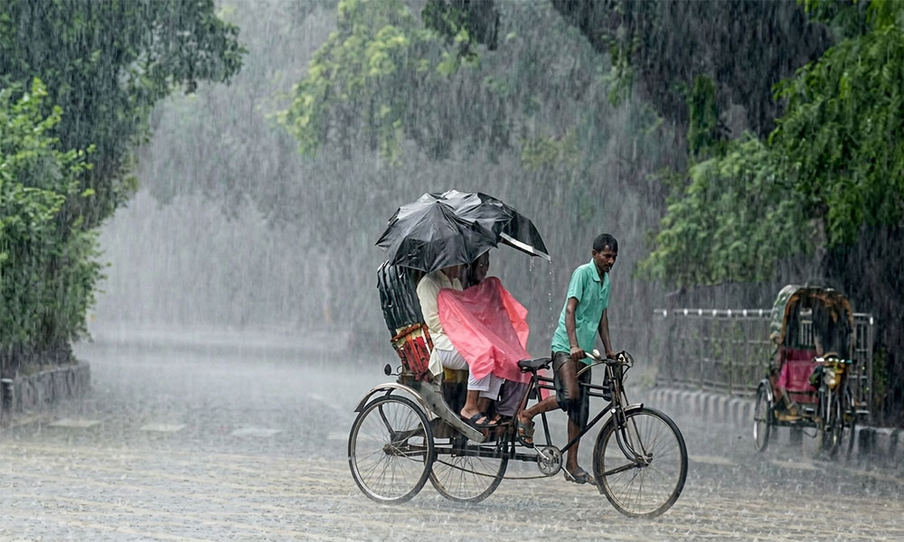 বৃষ্টি নিয়ে দুঃসংবাদ, বজ্রসহ বৃষ্টি ও ভারি বর্ষণ নিয়ে নতুন বার্তা