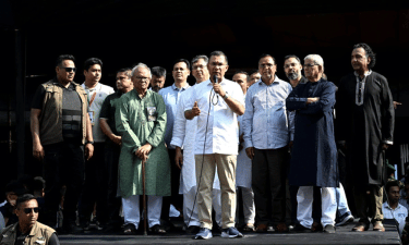 অসহায় মানুষের পাশে থাকতে নেতাকর্মীদের প্রতি আহ্বান প্রধানমন্ত্রীর