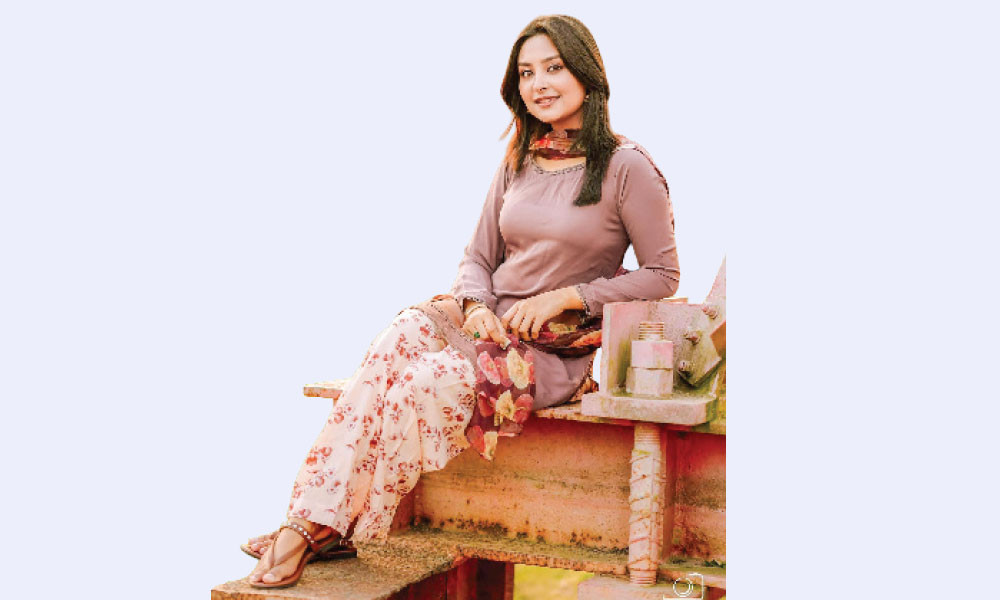 অবাক হয়ে অপূর্ব ভাইকে দেখছিলাম
