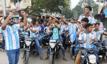 বাঘারপাড়ায় আর্জেন্টিনা সমর্থকদের মোটরসাইকেল র‍্যালি
