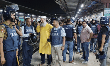 ভৈরব রেলস্টেশনে প্ল্যাটফর্ম দখল নিয়ে সংঘর্ষ, ৮ পুলিশসহ আহত ৩০