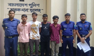 ‘মাদকসেবন করে’ সড়কে বিশৃঙ্খলা, ছাতকে ৪ যুবক গ্রেপ্তার