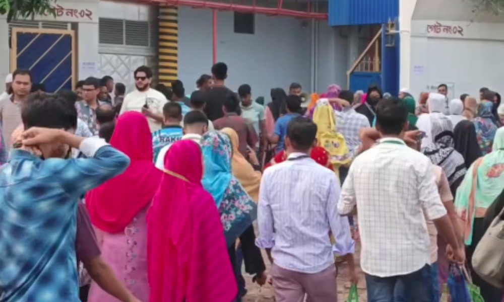পরিবার ছেড়ে আবারও কর্মক্ষেত্রে শ্রমিকরা
