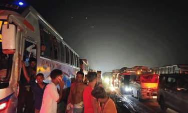 যমুনা সেতুতে ২৩ ঘণ্টায় ২৪ দুর্ঘটনা, ঢাকামুখী মহাসড়কে ভোগান্তি