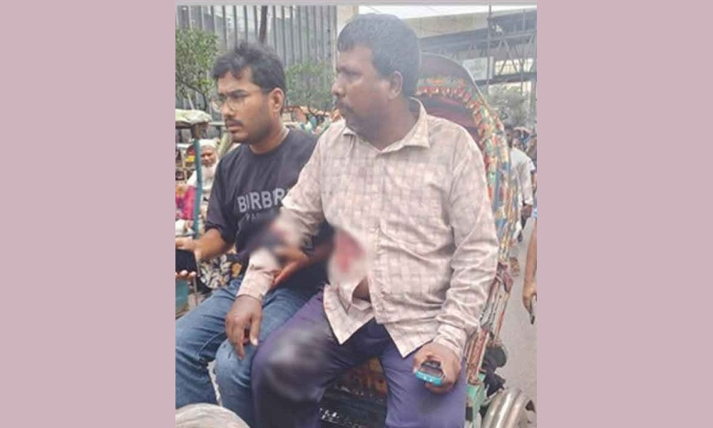 মতিঝিলে ব্যাংকের সামনে গুলি চালিয়ে টাকার ব্যগ ছিনতাই