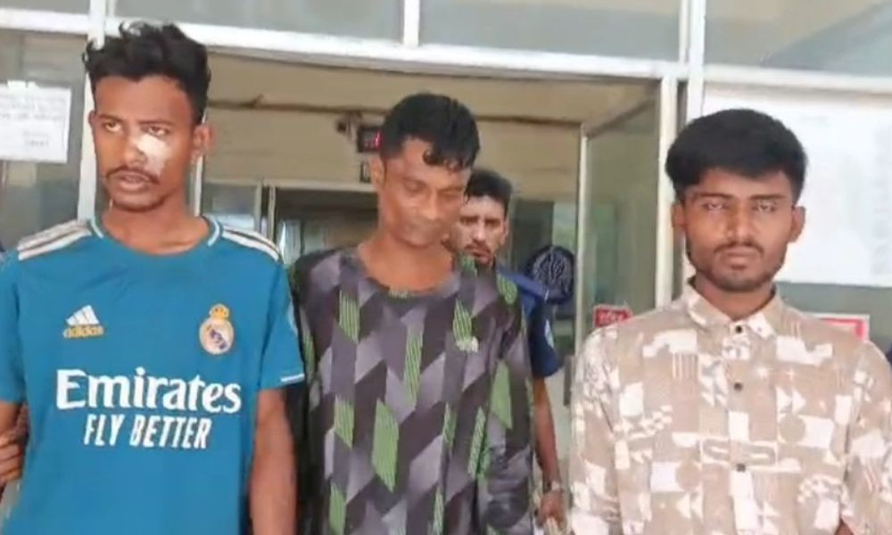 পটিয়ায় ‘ডাকাতির প্রস্তুতিকালে’ দেশীয় অস্ত্রসহ আটক ৩