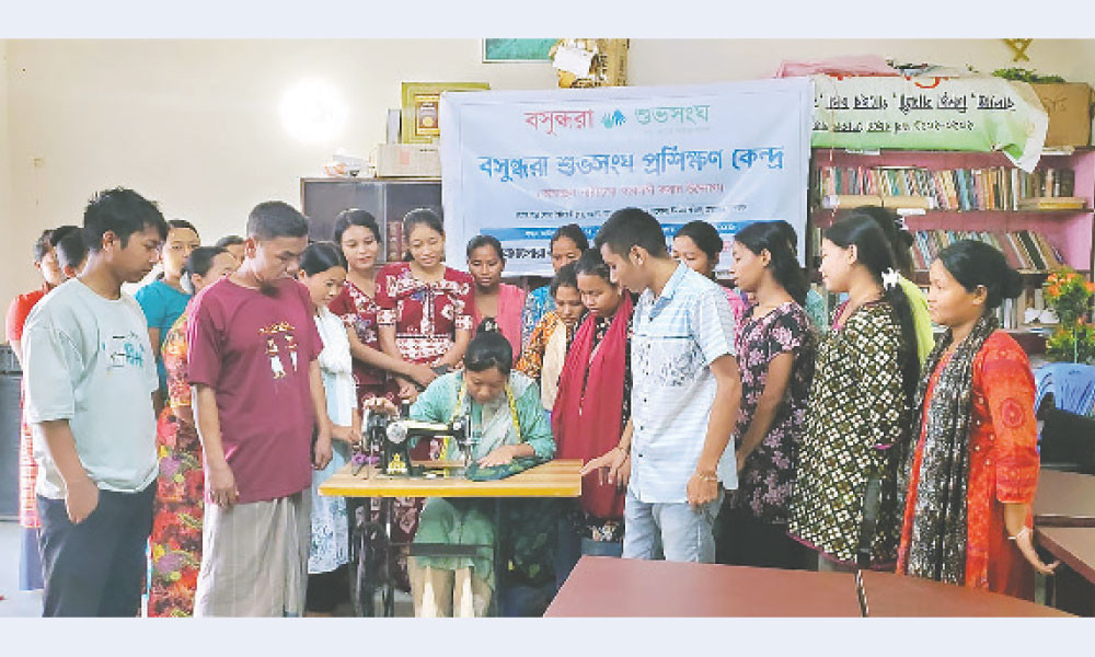 রোয়াংছড়িতে বিনামূল্যে তিন মাসের সেলাই প্রশিক্ষণ শুরু
