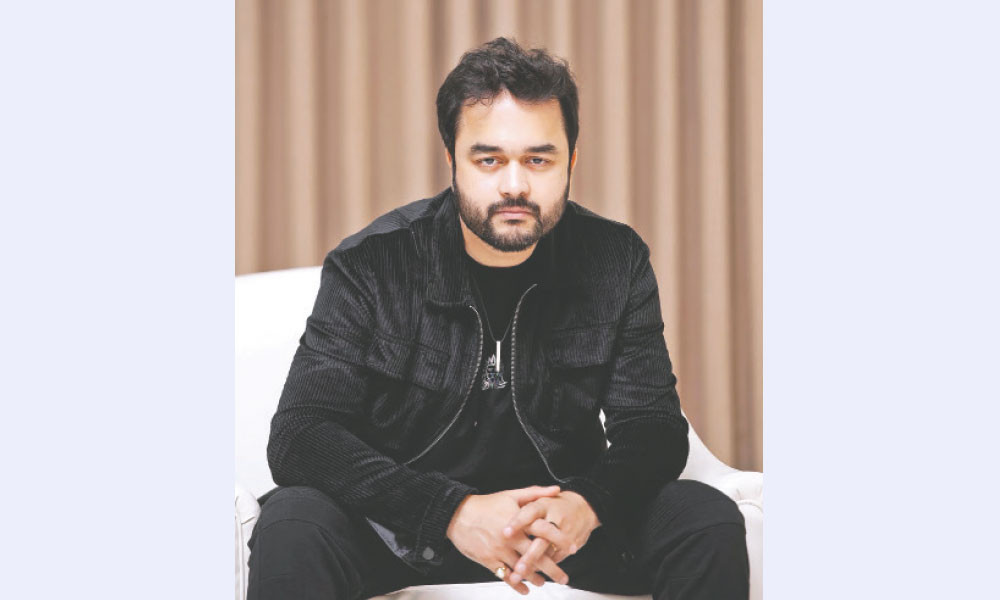 ফিরছেন গানের মেহরাব