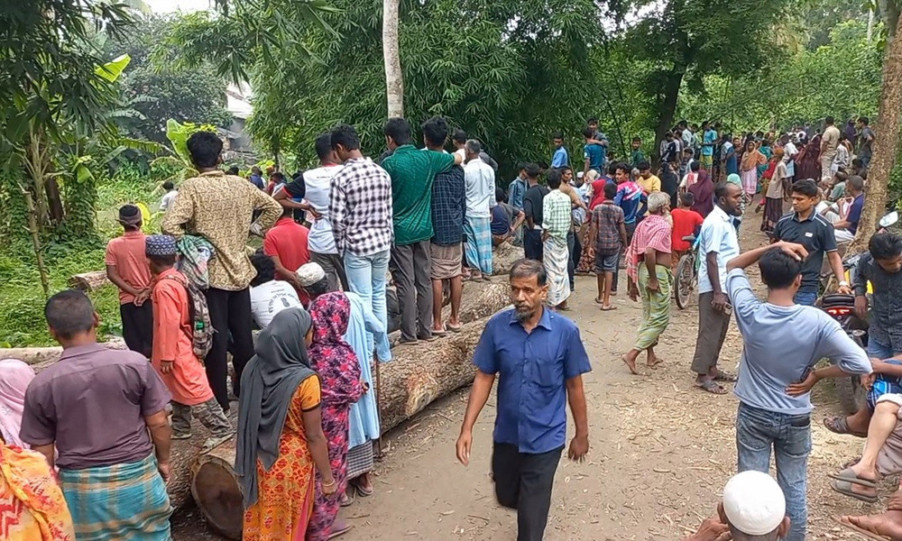 রক্তের দাগ অনুসরণ করে মিলল ব্যবসায়ীর মস্তকবিহীন দেহ