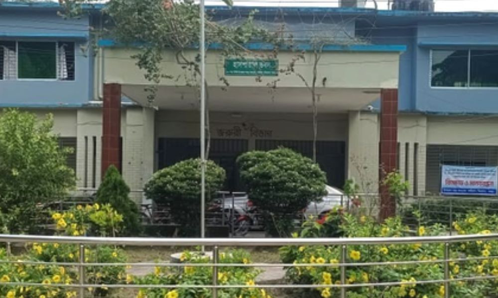 ৩ দিন ধরে নন্দীগ্রাম স্বাস্থ্য কমপ্লেক্সের বহির্বিভাগ বন্ধ, দুর্ভোগে রোগীরা