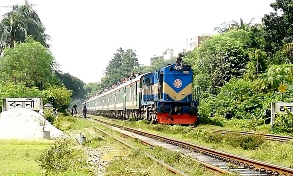 রাজধানীতে চলন্ত ট্রেনে ছিনতাইয়ের শিকার স্কুলছাত্র