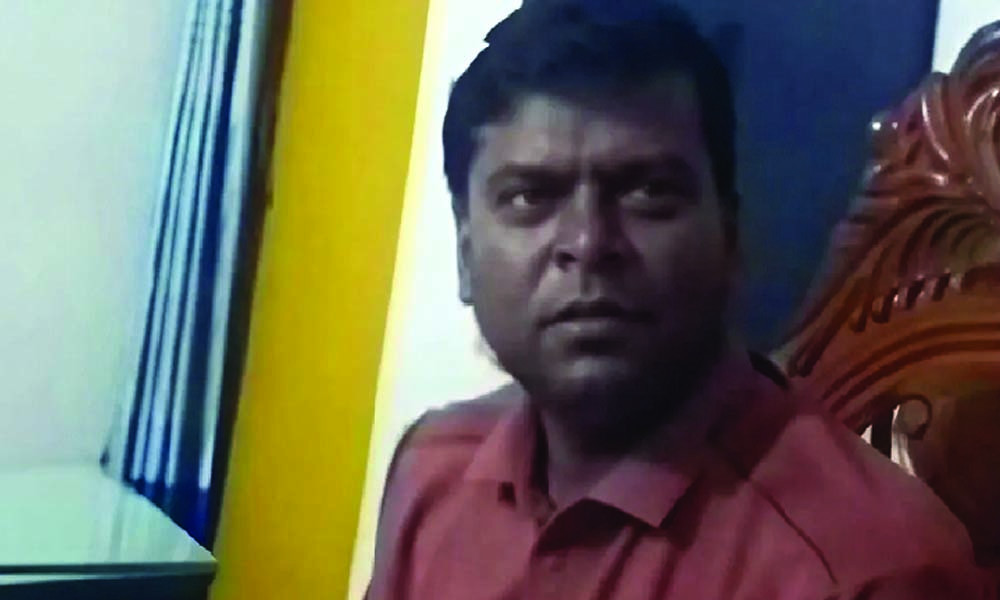 ঘুষ নেওয়ার ভিডিও ভাইরাল, বাগমারা থানার সেই পুলিশ কর্মকর্তা প্রত্যাহার