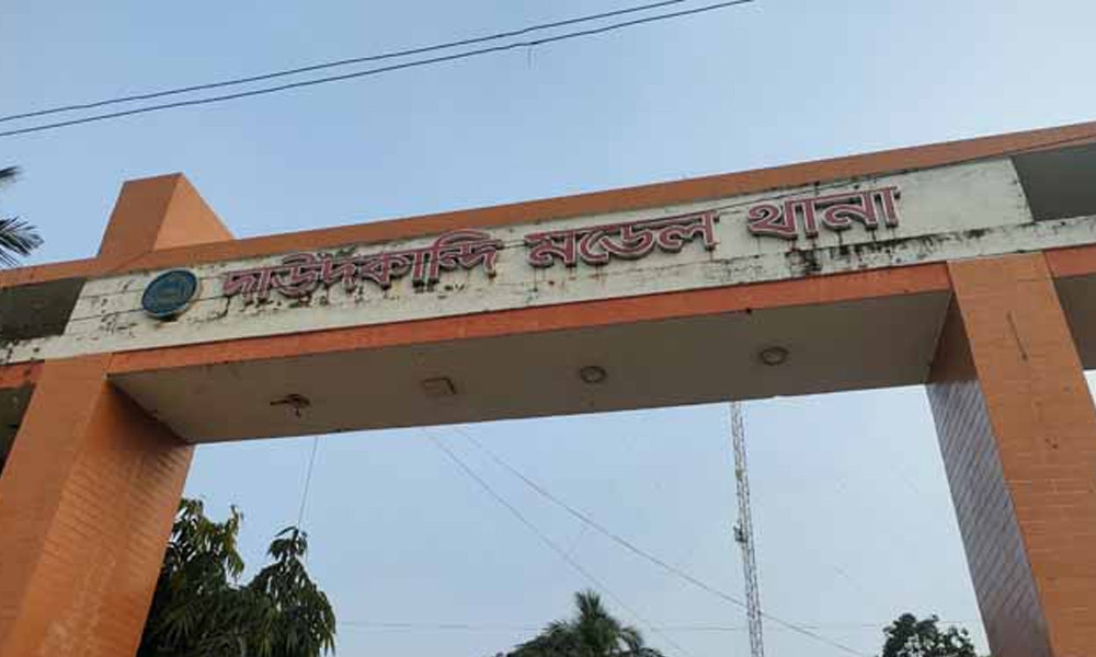 দাউদকান্দিতে আ. লীগের ৩ নেতাকর্মী গ্রেপ্তার