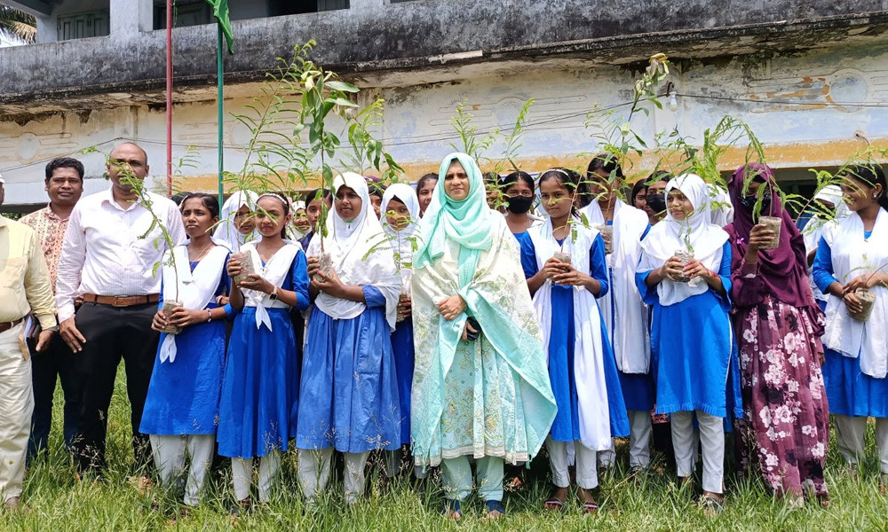 কৃষি ও খাদ্য নিরাপত্তা নিশ্চিত করতে নারীদের সচেতনতার প্রতি গুরুত্বারোপ