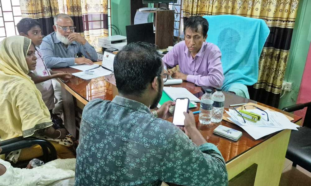 মাদারীপুরে প্রতিবন্ধী ভাতা বিতরণে অনিয়মের তদন্ত শুরু