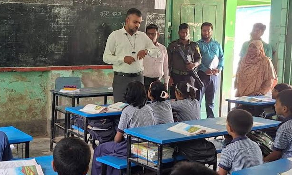 কালুখালীতে পাঠদান কার্যক্রমে অনিয়মের অভিযোগে শোকজ