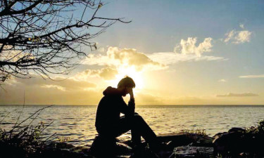 প্রাপ্ত রিজিক ও তাকদিরের প্রতি সন্তুষ্ট না থাকার ক্ষতি