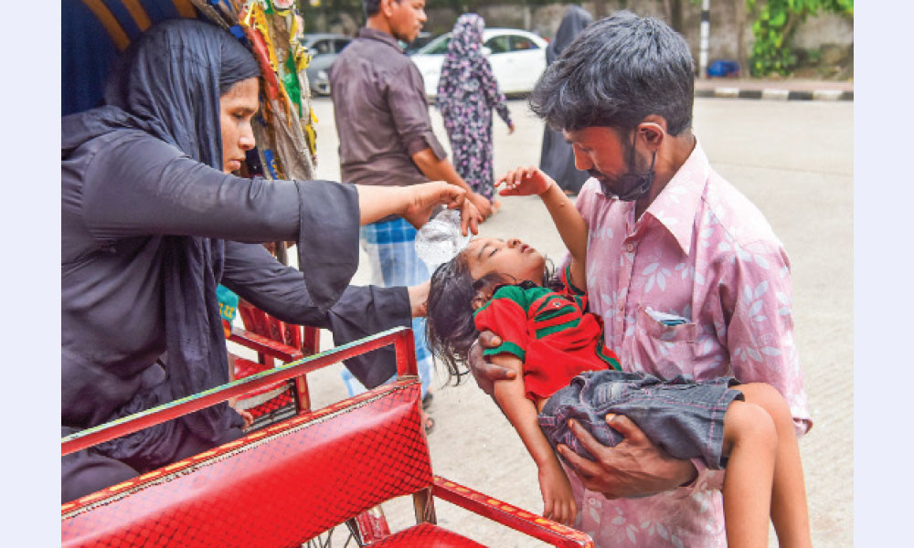 হামে আক্রান্ত শিশুকে নিয়ে হাসপাতালে মা–বাবা