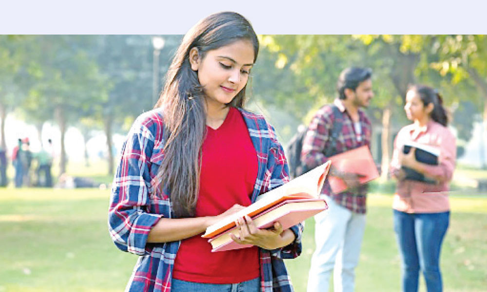 যুগের সঙ্গে তাল মিলিয়ে উচ্চশিক্ষা