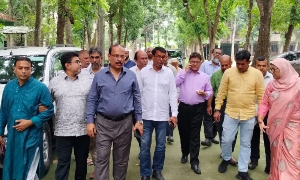 ঝিনাইদহে মেডিকেল কলেজ স্থাপনে স্থান পরিদর্শনে গেছে প্রতিনিধি দল