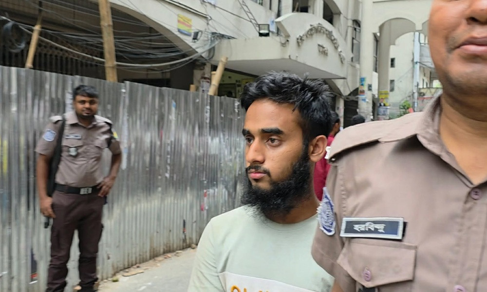 মাদরাসাছাত্রকে আত্মহত্যা প্ররোচনায় গ্রেপ্তার সেই শিহাবের দোষ স্বীকার