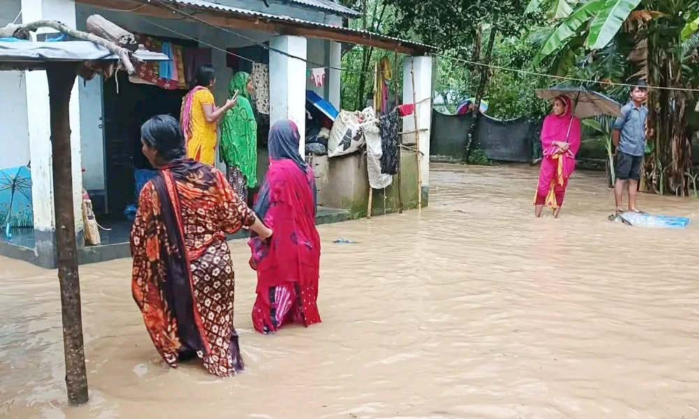 চেল্লাখালি নদীর পানি বিপদসীমার ওপর, নিম্নাঞ্চল প্লাবিত
