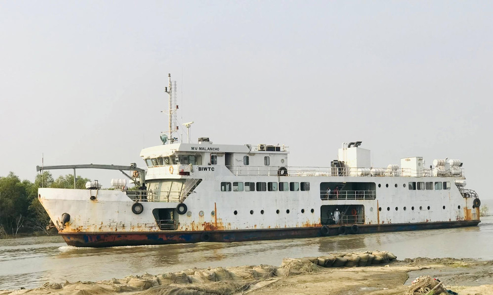 সীতাকুণ্ড-সন্দ্বীপ নৌরুটে যাত্রীবাহী জাহাজ চলাচল ফের শুরু