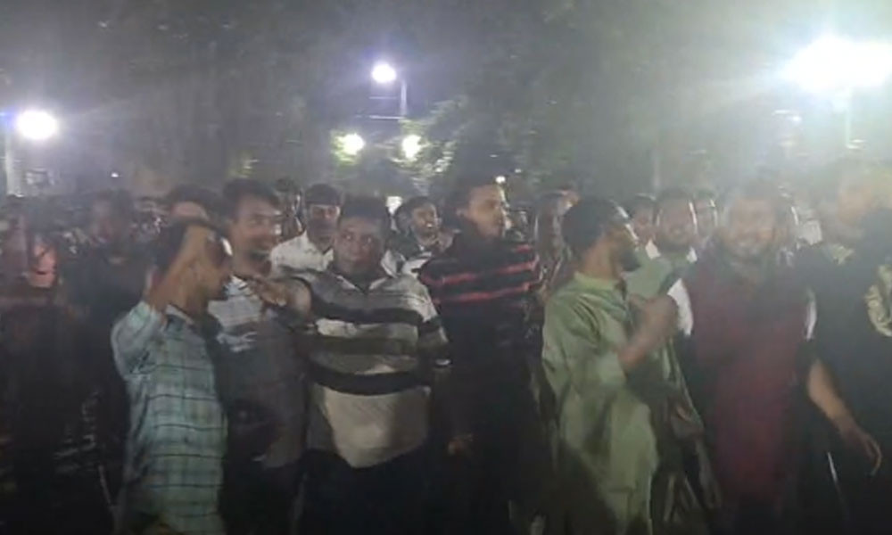 শাহবাগে ছাত্রশিবিরের বিরুদ্ধে ছাত্রদলের বিক্ষোভ