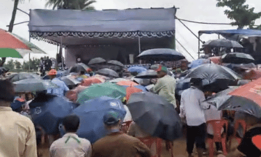 বৃষ্টির মাঝেও পাতলি খাল পাড়ে হাজার হাজার মানুষের ঢল