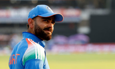 চোট পাওয়া কোহলির জায়গায় লড়াইয়ে তিন ব্যাটার