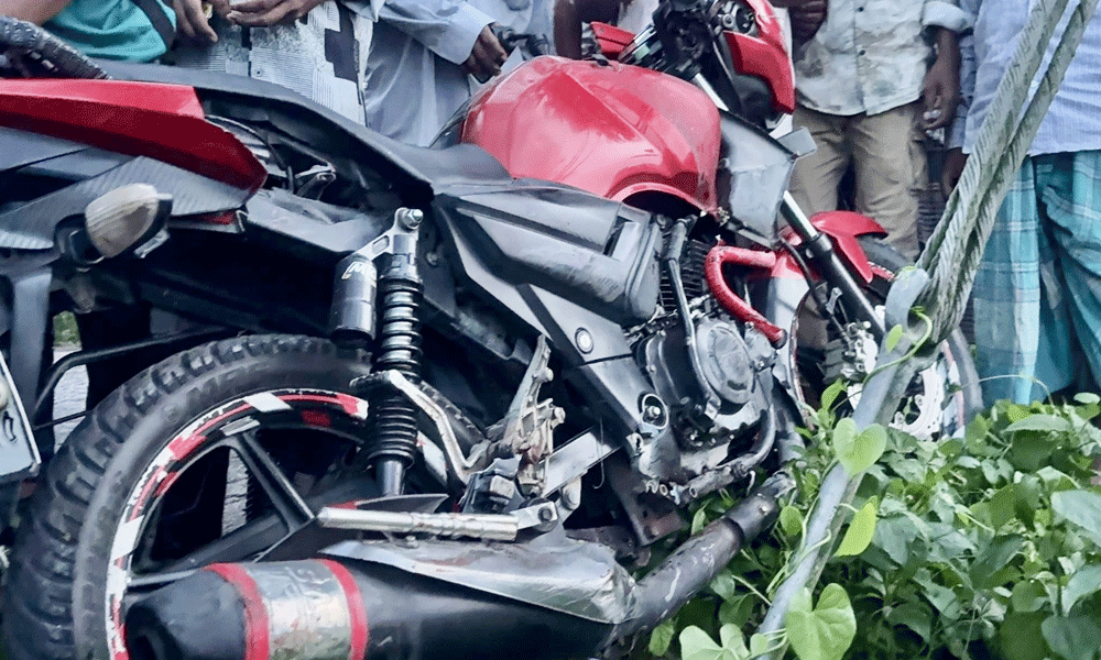 চরভদ্রাসনে ড্রাম ট্রাকের ধাক্কায় মোটরসাইকেল চালক নিহত