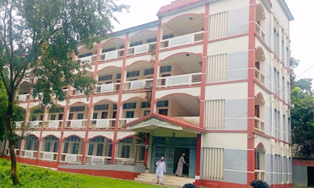 ২২ দিন ধরে বিদ্যুৎ না থাকায় ভোগান্তিতে ৩০০ শিক্ষার্থী