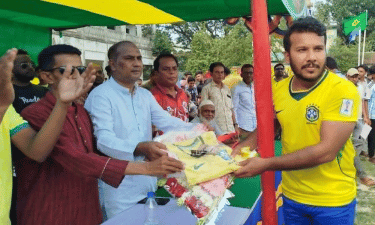 ঝিনাইদহে আর্জেন্টিনা-ব্রাজিল সমর্থকদের প্রীতি ম্যাচ, গোলশূন্য ড্র