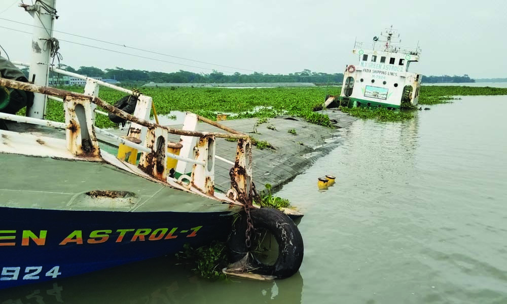 জিয়ানগরে ডুবন্ত জাহাজ থেকে যুবকের অর্ধগলিত মরদেহ উদ্ধার