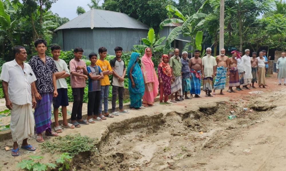 ফরিদপুরে উন্নয়ন বঞ্চিত ১০ গ্রামের মানুষ
