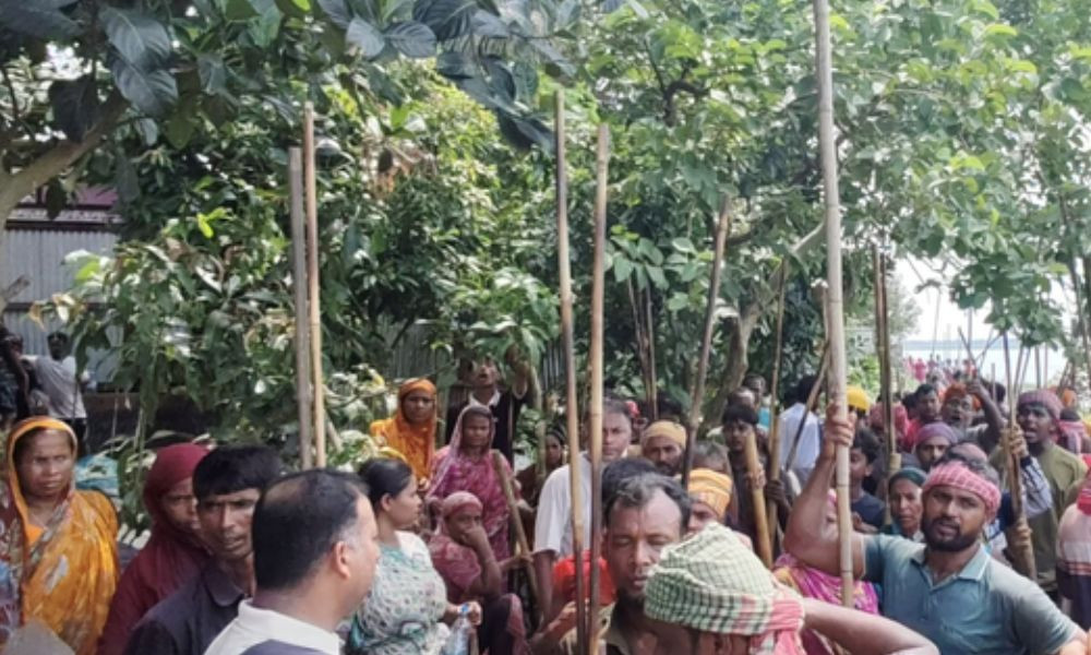 কুমিল্লায় চর দখল নিয়ে ২ উপজেলার বাসিন্দাদের সংঘর্ষ, আহত অন্তত ৩০