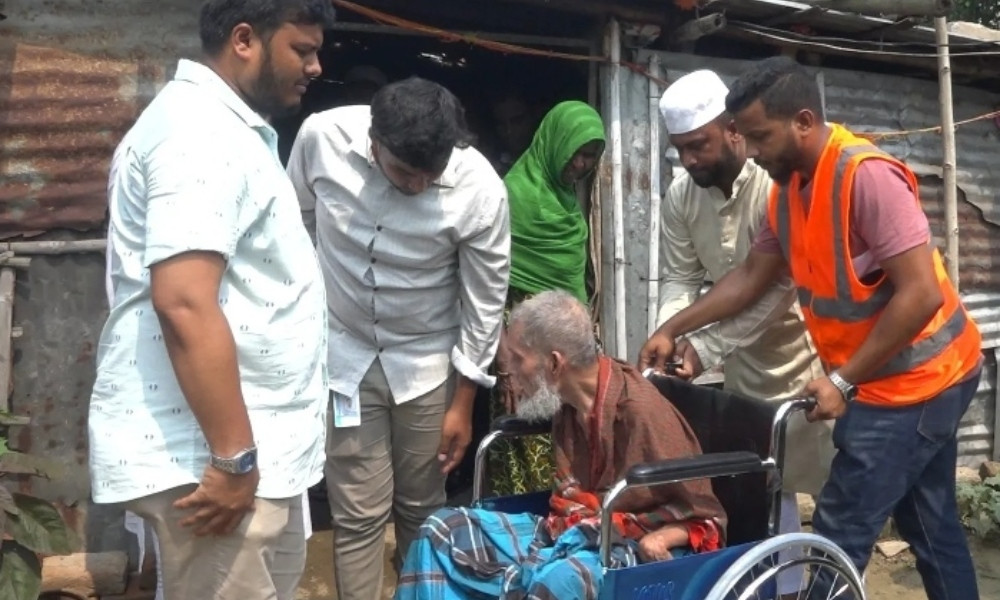 কালের কণ্ঠে সংবাদ প্রকাশের পর রিকশাচালক নকিরের পরিবারের মুখে হাসি