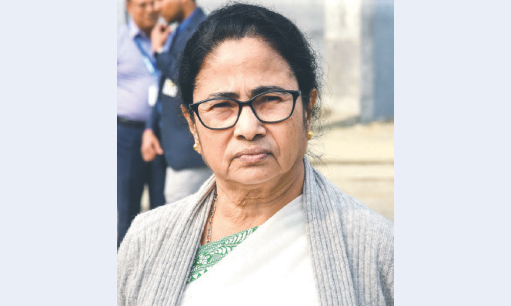 তৃণমূল বিদ্রোহ ও আইনি টানাপোড়েনে জেরবার