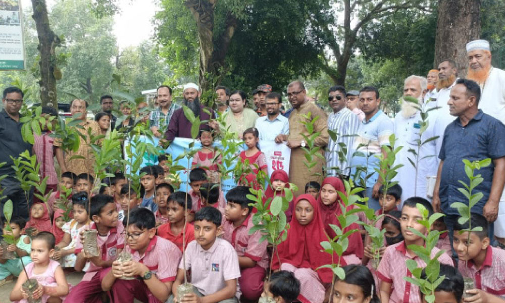 গাইবান্ধা ও নাটোরে বৃক্ষরোপণ