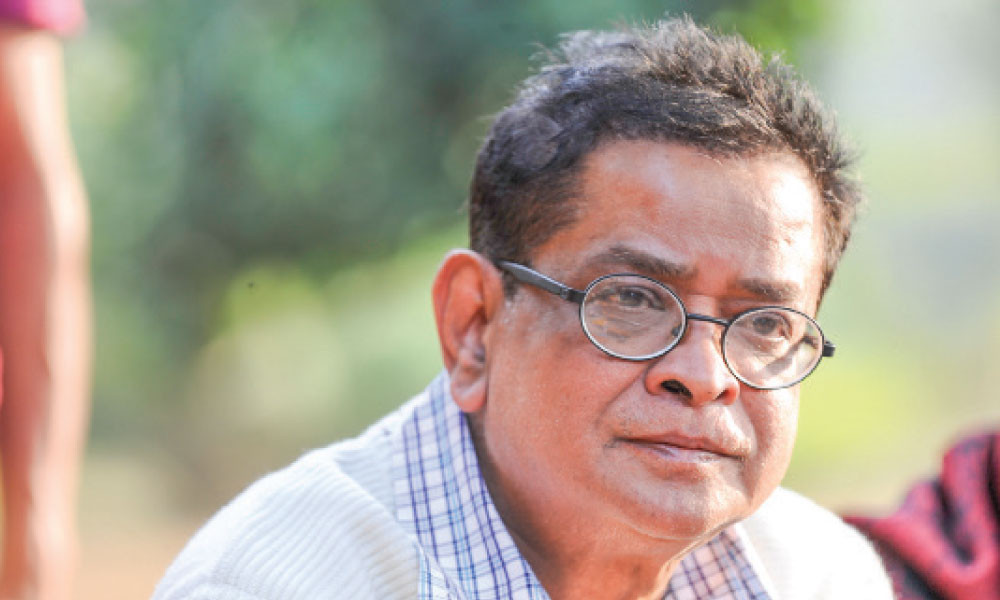 ডালাসের মঞ্চে হুমায়ূন আহমেদ